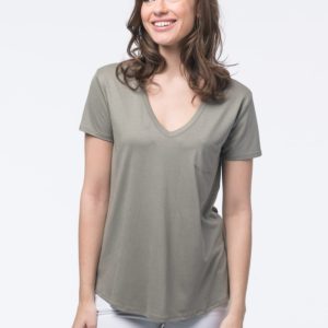 Basic dames T-shirt met V-hals en borstzak bestellen via fashionciao